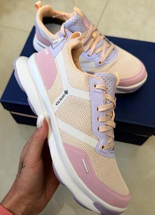 Кросівки від бренду legero мають водонепроникну підкладку gore-tex оригінал