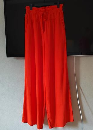 Красные брюки палаццо из вискозы.esprit
