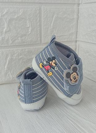 Пінетки-мокасини disney mickey mouse для немовляти, р. 17-18, устілка 11 см, від 3 до 6 місяців