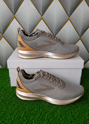 Кроссовки brooks 6