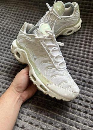 Nike air max plus se (40-40.5) 25.5-26см женские кроссовки белые