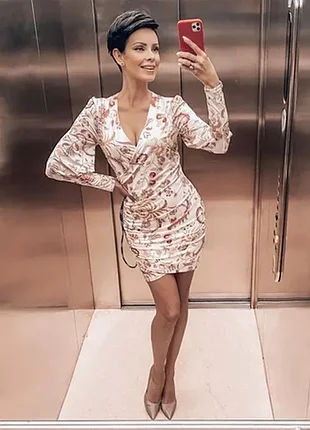 Нежное фирменное коктейльное платье от guess/ m- l/