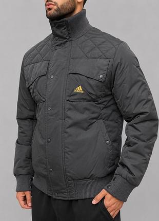 Чоловіча утеплена куртка-бомбер adidas original демісезонна | водовідштовхувальна | темний графіт | m