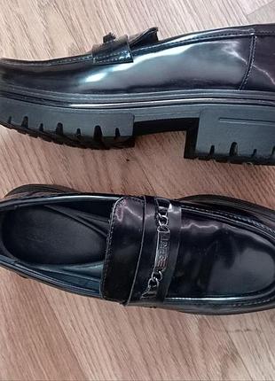 Туфлі лофери лакові esprit. розмір 39