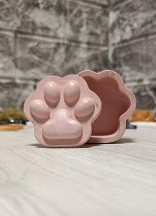 Шкатулка лапка из гипса розовая