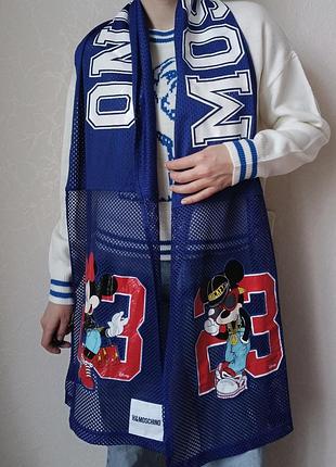 Епатажний шарф moschino x h&m