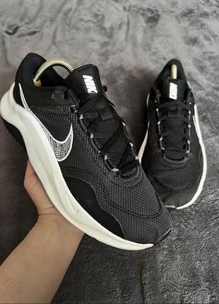 Чоловічі кросівки nike legend essential 3. p. 42.5. хороший стан!!!