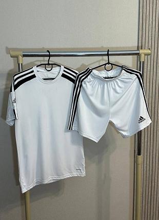 Футболка та шорти чоловічі adidas •футболка у розмірі м, шорти у розмірі s