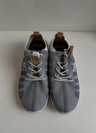 Легкі текстильні кросівки / сліпони clarks