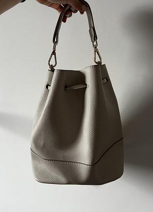 Жіноча сумка відро zara