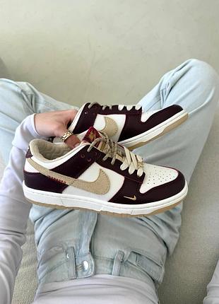 Жіночі кросівки nike dunk low lx maroon
