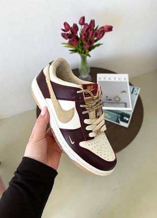 Жіночі кросівки nike dunk low lx maroon