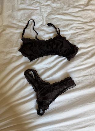 Білизна з рюшами almost naked
