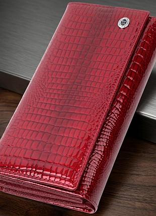 Шкіряний лакований гаманець з блоком для кредитних карток st leather 22682 червоний