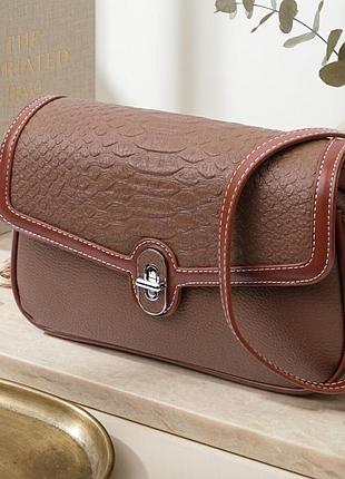 Жіноча сумка з фактурним клапаном з натуральної шкіри vintage 22621 коричнева