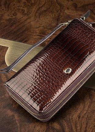 Женский лаковый клатч st leather 18908 коричневый