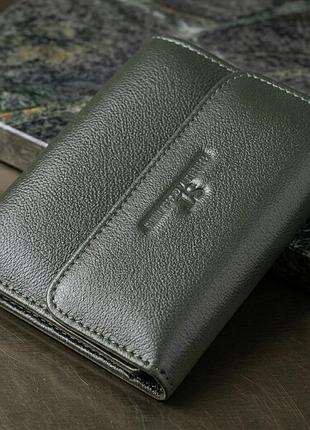 Стильный кошелек среднего размера из натуральной кожи st leather 23075 зеленый