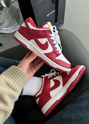 Красные кроссовки унисекс nike sb dunk low red white х данк 37