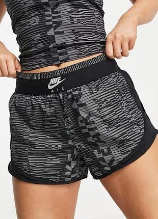 Спортивні шортики nike air