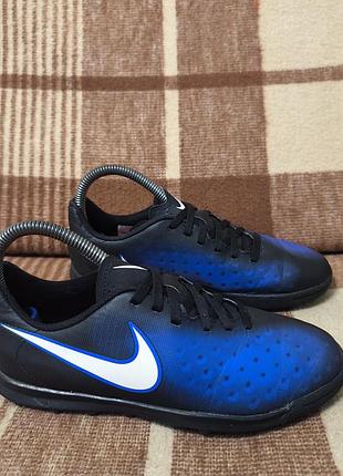 Детская футбольная обувь сороканожки nike magista