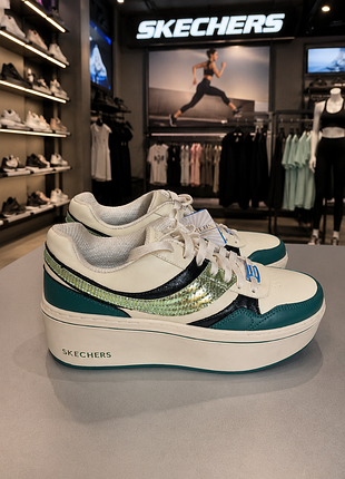 Skechers кроссовки 42-43 размер