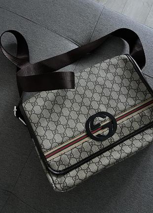 Стильна сумка-мессенджер gucci