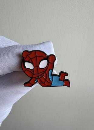 Пін значок металевий брошка  «людина-павук (spider-man) marvel у кумедній позі»