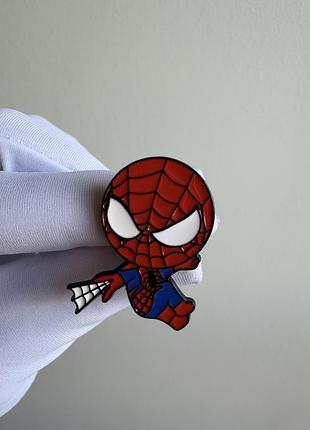 Пін значок металевий брошка «людина-павук (spider-man) marvel, що стріляє павутиною»