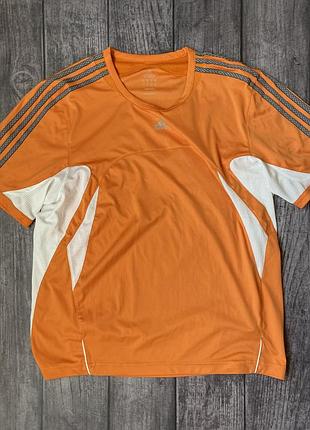 Спортивна футболка adidas