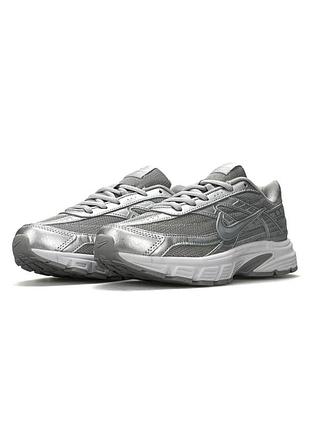 Nike initiator silver white
