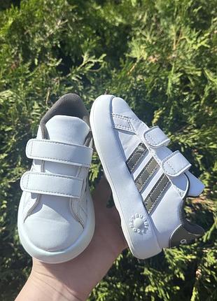 Кросівки adidas 25,5р(15,5см)