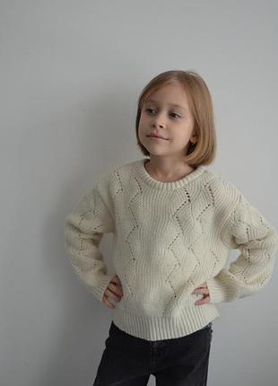 Свитер молочного цвета для девочки 98-128 см, 3-8 лет