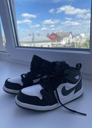 Дитячі кросівки air jordan 1 mid big