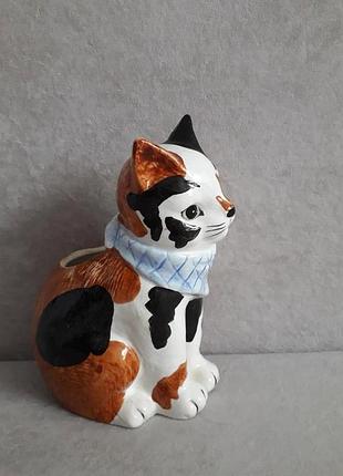 Колекційна статуетка- підставка "триколірна кішка" calico cat ceramic , японія, h 16 см.