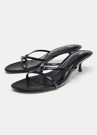 Босоніжки малі  сандалі кітен хіл шльопки kitten heels zara зара