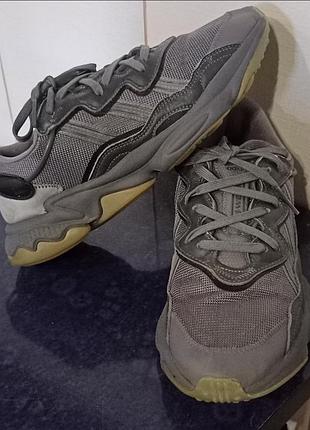 Кроссовки adidas ozweego