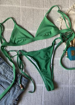 Роздільний зелений купальник зі стрінгами на завʼязках boohoo