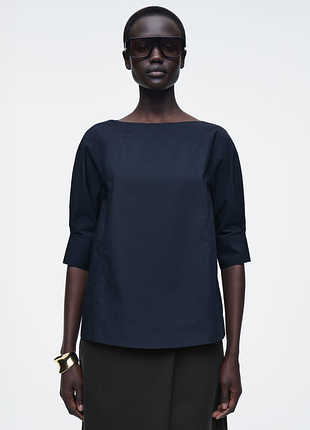 Блуза женская cos voluminous boat-neck cotton blouse / 32