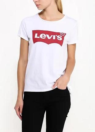 Базова легка біла футболка levi’s жіноча бавовняна натуральна з логотипом з лого