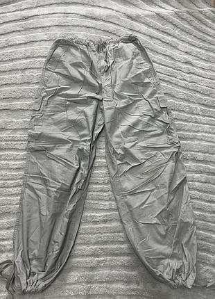 Карго-штани (cargo pants).