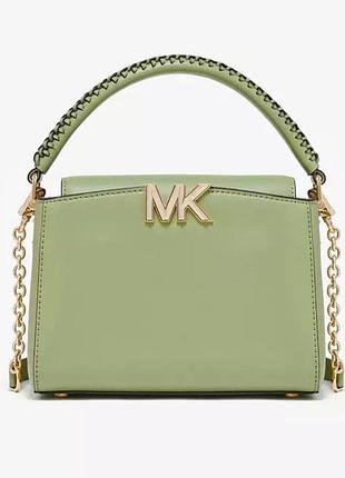 Ця оригінальна сумка michael kors karlie виконана з гладкої натуральної шкіри в кольорі dusty sage.