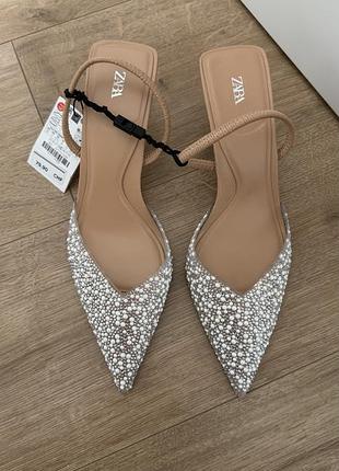 Нові шкіряні туфлі zara