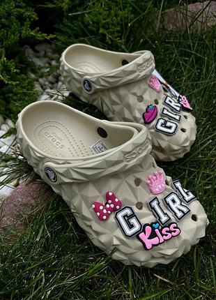 Детские кроксы сабо crocs classic geometric kids crocs geometric kids bone