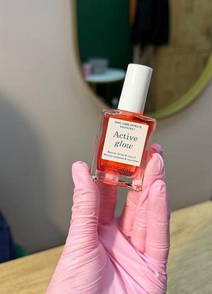 Лікувальний лак для нігтів manucurist active glow у відтінку raspberry.