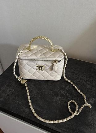 Сумка на цепочці ланцюжок chanel бачонок біла
