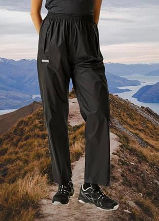Водонепроникні жіночи штани-дощовики regatta stormbreak waterproof overtrousers.