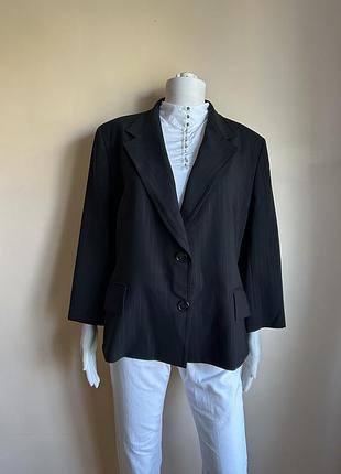 Жіночий жакет піджак max mara. нюанс