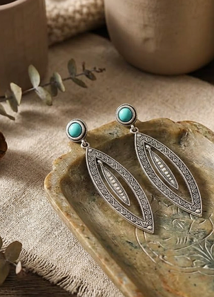 Серьги с геометрической легкостью