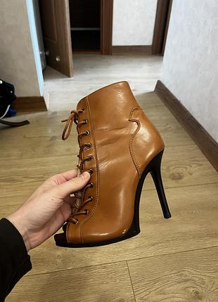 Взуття для high heels (11 см)