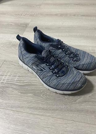 Кросівки skechers  39 р